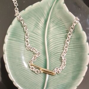 Gorgeous Necklace With Gold Toggle